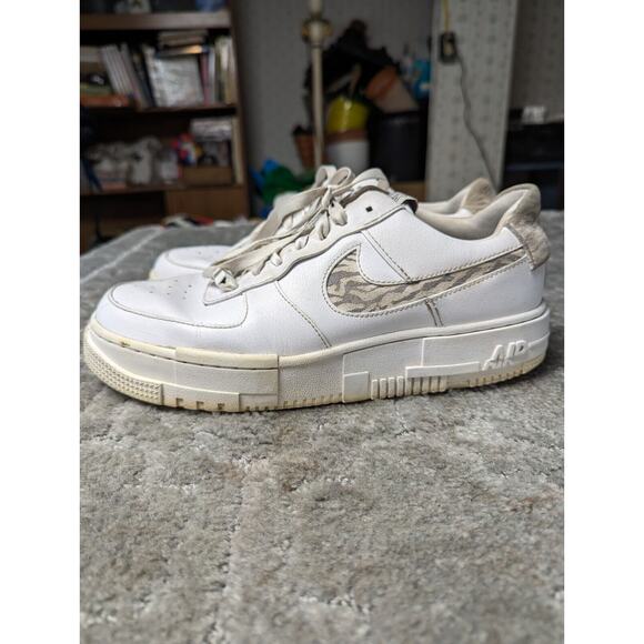 Nike Sneakers WOMENS SIZE 10 white Air Force 1 Pixel SE Zebra leather lace up - Picture 4 of 10